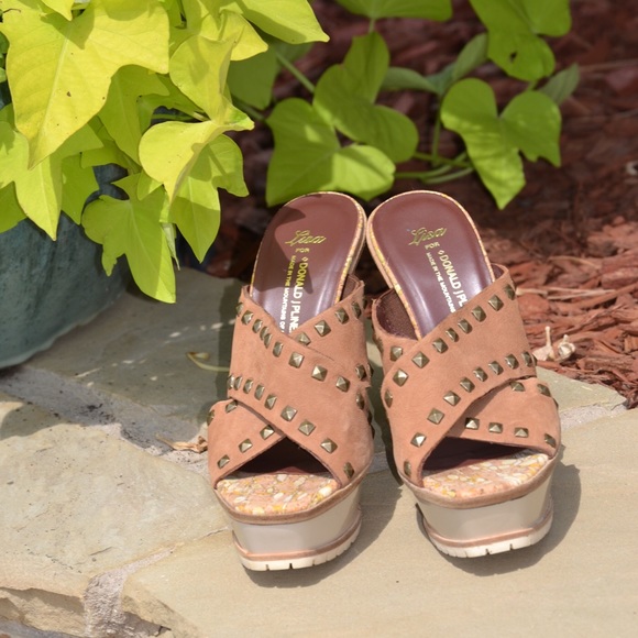 Lisa Pliner Shoes - Lisa Pliner for Donald Pliner Platform Slides